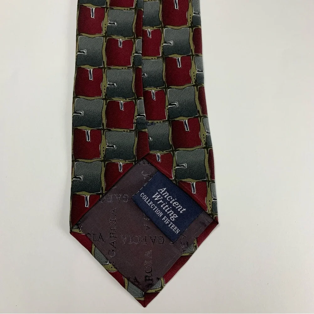 J.‎ Garcia Tie Men's 100% Silk Red Gray Made in Korea 3.75